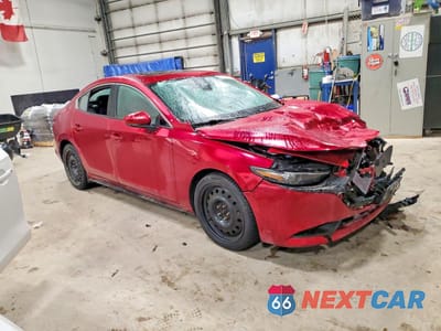 Czwarte zdjęcie samochodu z boku: 2019 MAZDA 3 PREFERRED VIN:3MZBPADM7KM103596 - miniatura
