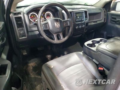 Zdjęcie 8 z 12 samochodu: 2017 RAM 1500 ST VIN:3C6JR6AGXHG783304 - miniatura