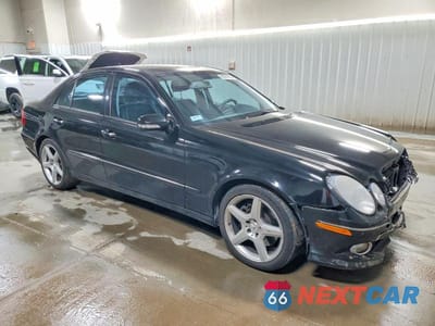 Czwarte zdjęcie samochodu z boku: 2008 MERCEDES-BENZ E 350 4MATIC VIN:WDBUF87X28B345899 - miniatura