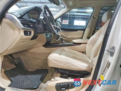 Zdjęcie 7 z 12 samochodu: 2015 BMW X5 XDRIVE35I VIN:5UXKR0C59F0K70292 - miniatura
