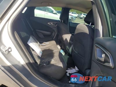 Zdjęcie 10 z 12 samochodu: 2016 CHRYSLER 200 LIMITED VIN:1C3CCCAB5GN124417 - miniatura