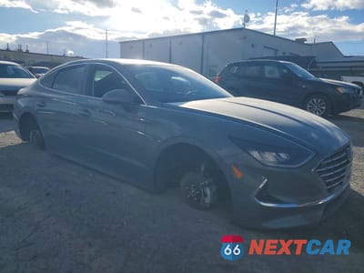 Czwarte zdjęcie samochodu z boku: 2022 HYUNDAI SONATA HYBRID VIN:KMHL24JJ7NA038506 - miniatura