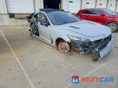 Czwarte zdjęcie samochodu z boku: 2021 KIA STINGER GT2 VIN:KNAE55LC4M6089646 - miniatura