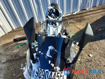 Piąte zdjęcie samochodu w środku: 2022 KAWASAKI EX650 N VIN:ML5EXEN13NDA73683 - miniatura