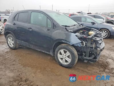 Czwarte zdjęcie samochodu z boku: 2020 CHEVROLET TRAX LS VIN:KL7CJKSB7LB023267 - miniatura