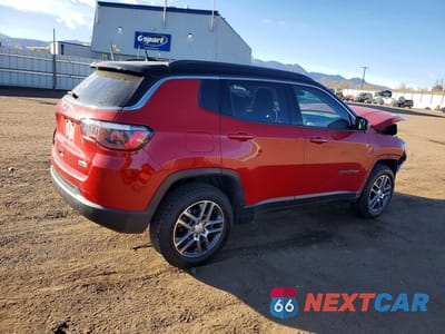 Trzecie zdjęcie samochodu z tyłu: 2020 JEEP COMPASS LATITUDE VIN:3C4NJDBB7LT244535 - miniatura