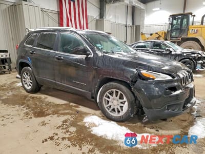 Czwarte zdjęcie samochodu z boku: 2015 JEEP CHEROKEE LATITUDE VIN:1C4PJMCBXFW744176 - miniatura