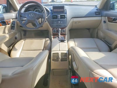 Zdjęcie 8 z 11 samochodu: 2011 MERCEDES-BENZ C 300 4MATIC VIN:WDDGF8BB3BR139523 - miniatura