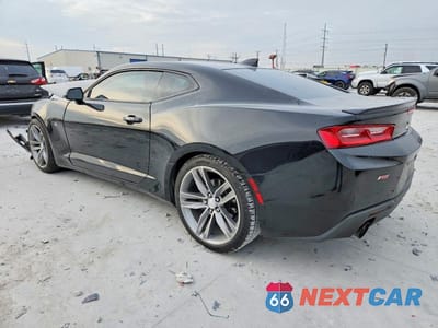 Drugie zdjęcie samochodu z przodu: 2017 CHEVROLET CAMARO LT VIN:1G1FB1RS6H0180104 - miniatura