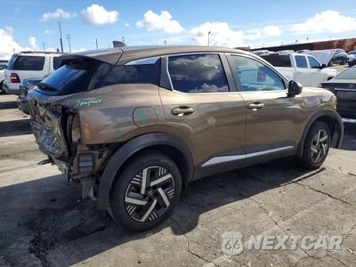 Trzecie zdjęcie samochodu z tyłu: 2025 NISSAN KICKS SV VIN:3N8AP6CA4SL416358 - miniatura