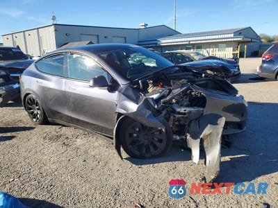 Czwarte zdjęcie samochodu z boku: 2023 TESLA MODEL Y VIN:7SAYGDEE1PF905498 - miniatura