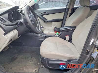 Zdjęcie 7 z 11 samochodu: 2012 KIA FORTE EX VIN:KNAFU4A28C5577935 - miniatura