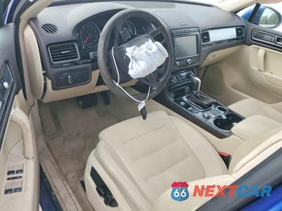 Zdjęcie 8 z 12 samochodu: 2016 VOLKSWAGEN TOUAREG SPORT VIN:WVGEF9BP4GD010144 - miniatura