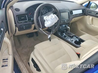 Zdjęcie 8 z 12 samochodu: 2016 VOLKSWAGEN TOUAREG SPORT VIN:WVGEF9BP4GD010144 - miniatura