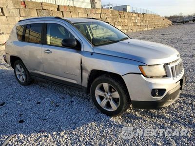 Czwarte zdjęcie samochodu z boku: 2012 JEEP COMPASS SPORT VIN:1C4NJDBB7CD562399 - miniatura