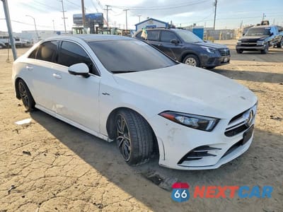 Czwarte zdjęcie samochodu z boku: 2020 MERCEDES-BENZ A 35 AMG VIN:W1K3G5BB8LJ239577 - miniatura