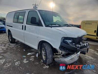 Czwarte zdjęcie samochodu z boku: 2019 GMC SAVANA G2500 VIN:1GTW7AFG5K1236415 - miniatura