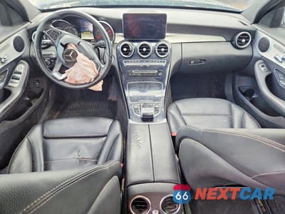 Zdjęcie 8 z 12 samochodu: 2016 MERCEDES-BENZ C 300 4MATIC VIN:55SWF4KB4GU168913 - miniatura