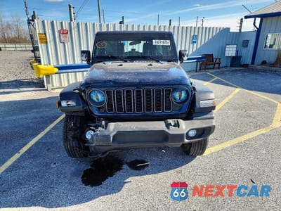 Piąte zdjęcie samochodu w środku: 2025 JEEP WRANGLER SPORT VIN:1C4PJXDN2SW531078 - miniatura