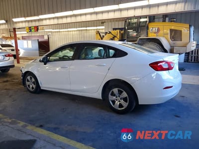 Drugie zdjęcie samochodu z przodu: 2018 CHEVROLET CRUZE LS VIN:1G1BC5SM8J7136858 - miniatura