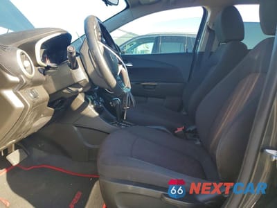 Zdjęcie 7 z 12 samochodu: 2020 CHEVROLET SONIC LT VIN:1G1JD6SB4L4105155 - miniatura