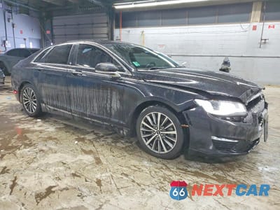 Czwarte zdjęcie samochodu z boku: 2019 LINCOLN TOWNHOUSE MKZ VIN:3LN6L5A94KR617640 - miniatura