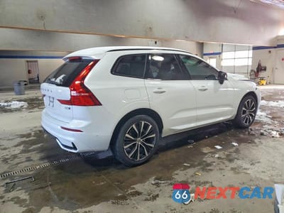 Trzecie zdjęcie samochodu z tyłu: 2024 VOLVO XC60 ULTIMATE VIN:YV4L12RM7R1873485 - miniatura