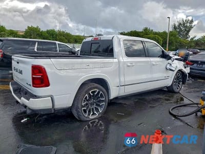 Trzecie zdjęcie samochodu z tyłu: 2025 RAM 1500 LIMITED VIN:1C6SRFHP4SN641720 - miniatura