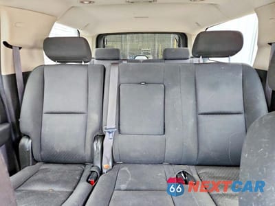 Zdjęcie 10 z 13 samochodu: 2010 CHEVROLET SUBURBAN C1500 LS VIN:1GNUCHE08AR226825 - miniatura