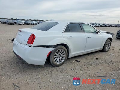 Trzecie zdjęcie samochodu z tyłu: 2015 CHRYSLER 300 LIMITED VIN:2C3CCAAG7FH735881 - miniatura