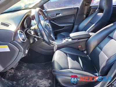 Zdjęcie 7 z 11 samochodu: 2014 MERCEDES-BENZ CLA 250 VIN:WDDSJ4EBXEN044501 - miniatura