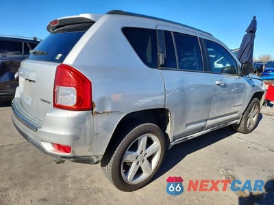 Trzecie zdjęcie samochodu z tyłu: 2011 JEEP COMPASS LIMITED VIN:1J4NF5FB1BD135049 - miniatura