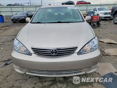 Piąte zdjęcie samochodu w środku: 2005 TOYOTA CAMRY LE VIN:4T1BE30K95U515300 - miniatura