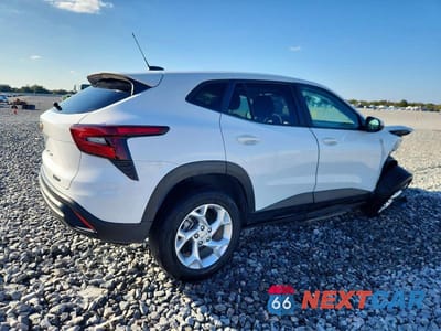 Trzecie zdjęcie samochodu z tyłu: 2024 CHEVROLET TRAX LS VIN:KL77LFE20RC002391 - miniatura