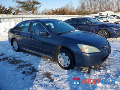 Czwarte zdjęcie samochodu z boku: 2004 HONDA ACCORD LX VIN:1HGCM56364A128017 - miniatura