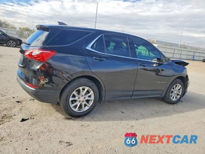 Trzecie zdjęcie samochodu z tyłu: 2020 CHEVROLET EQUINOX LT VIN:3GNAXKEV2LL126276 - miniatura