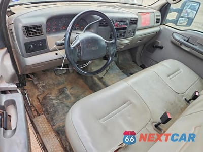 Zdjęcie 8 z 11 samochodu: 2001 FORD F250 SUPER DUTY VIN:1FTNX20LX1EB77330 - miniatura