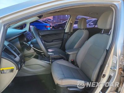 Zdjęcie 7 z 12 samochodu: 2014 KIA FORTE LX VIN:KNAFX4A69E5212712 - miniatura