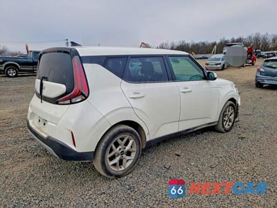 Trzecie zdjęcie samochodu z tyłu: 2023 KIA SOUL LX VIN:KNDJ23AUXP7843562 - miniatura