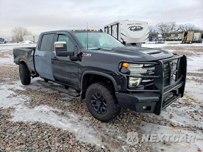 Czwarte zdjęcie samochodu z boku: 2021 CHEVROLET SILVERADO K3500 HIGH COUNTRY VIN:1GC4YVEYXMF143613 - miniatura