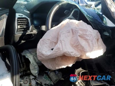 Zdjęcie 8 z 11 samochodu: 2021 BMW 840XI VIN:WBAGV4C01MCG66324 - miniatura