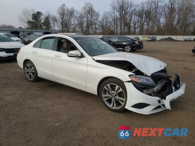 Czwarte zdjęcie samochodu z boku: 2019 MERCEDES-BENZ C 300 4MATIC VIN:55SWF8EB7KU283775 - miniatura