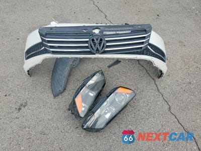 Zdjęcie 12 z 13 samochodu: 2014 VOLKSWAGEN PASSAT SE VIN:1VWBP7A38EC015337 - miniatura