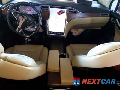 Zdjęcie 8 z 14 samochodu: 2016 TESLA MODEL X VIN:5YJXCBE21GF005585 - miniatura