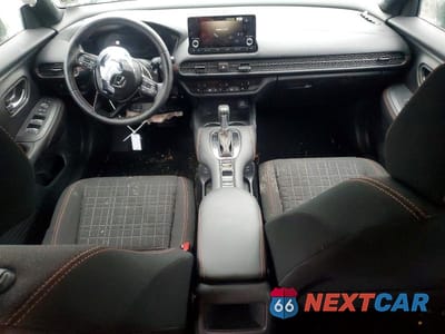 Zdjęcie 8 z 12 samochodu: 2025 HONDA HR-V SPORT VIN:3CZRZ2H52SM789030 - miniatura