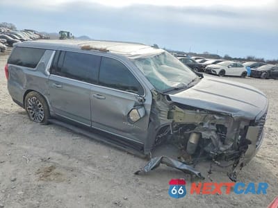 Czwarte zdjęcie samochodu z boku: 2023 GMC YUKON XL DENALI ULTIMATE VIN:1GKS2KKT0PR257630 - miniatura