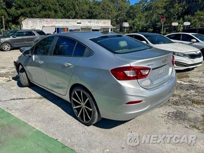 Trzecie zdjęcie samochodu z tyłu: 2018 CHEVROLET CRUZE LS VIN:1G1BC5SM9J7176866 - miniatura