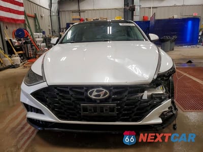 Piąte zdjęcie samochodu w środku: 2021 HYUNDAI SONATA LIMITED VIN:5NPEH4J27MH069007 - miniatura