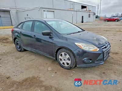 Czwarte zdjęcie samochodu z boku: 2013 FORD FOCUS S VIN:1FADP3E20DL282966 - miniatura