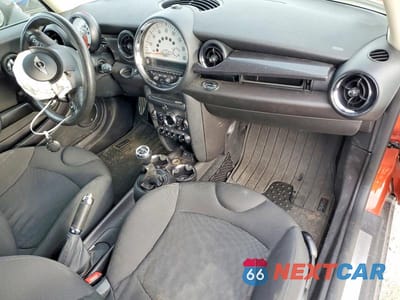 Zdjęcie 8 z 11 samochodu: 2013 MINI COOPER S VIN:WMWSV3C50DT475880 - miniatura